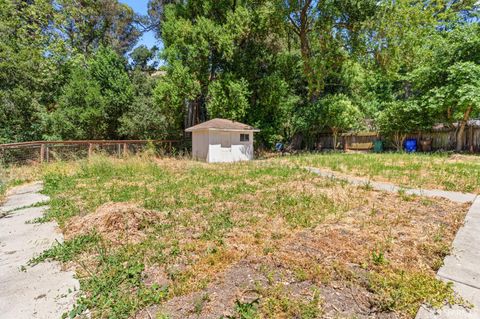 A home in El Sobrante