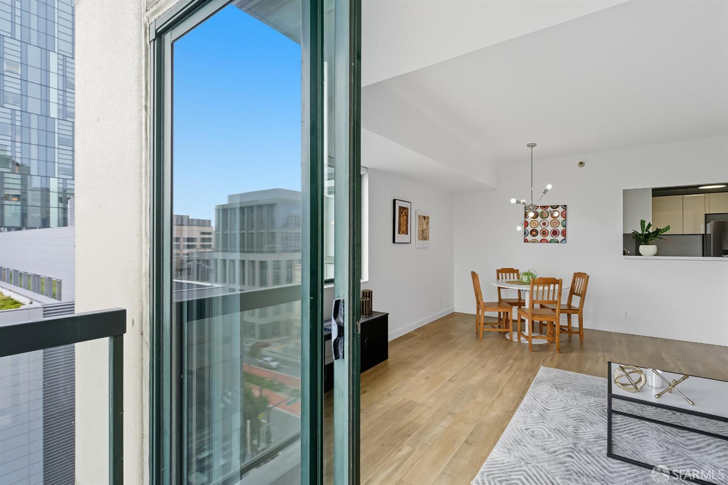 1 Daniel Burnham Court 303