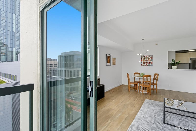 1 Daniel Burnham Court 303