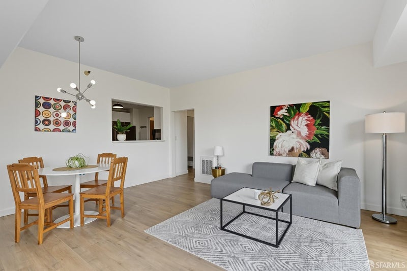 1 Daniel Burnham Court 303