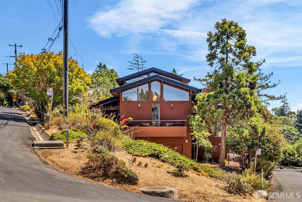 Kensington, California 94707, United States, 4 Bedrooms Bedrooms, ,4 BathroomsBathrooms,Residential,Contingent,203456