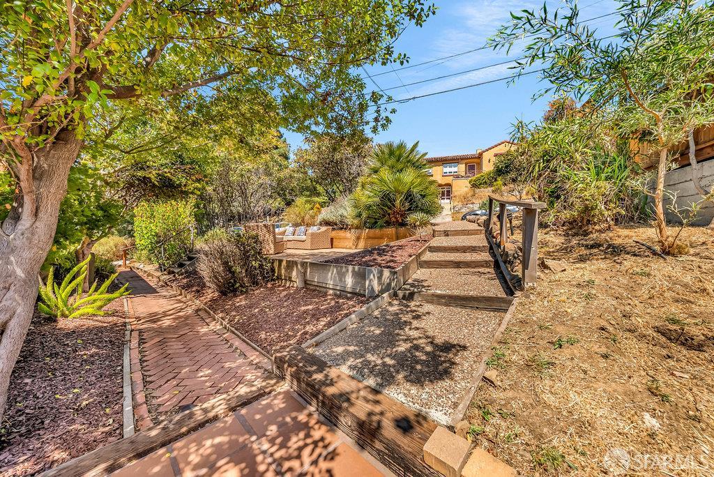 Kensington, California 94707, United States, 4 Bedrooms Bedrooms, ,4 BathroomsBathrooms,Residential,Contingent,203456