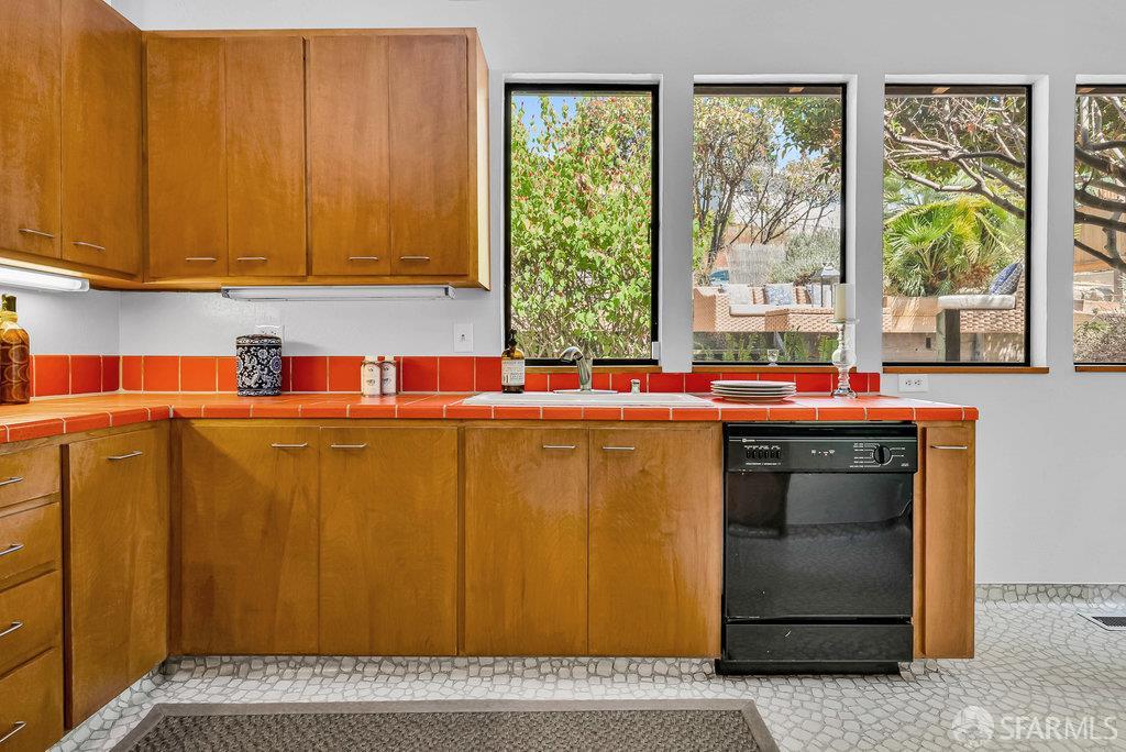 Kensington, California 94707, United States, 4 Bedrooms Bedrooms, ,4 BathroomsBathrooms,Residential,Contingent,203456