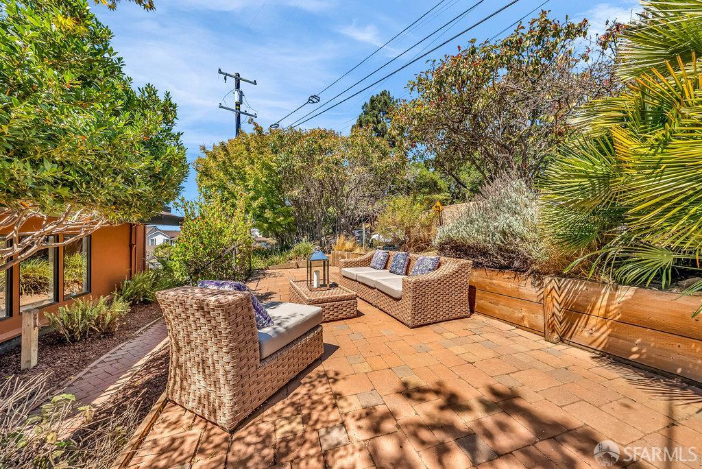 Kensington, California 94707, United States, 4 Bedrooms Bedrooms, ,4 BathroomsBathrooms,Residential,Contingent,203456