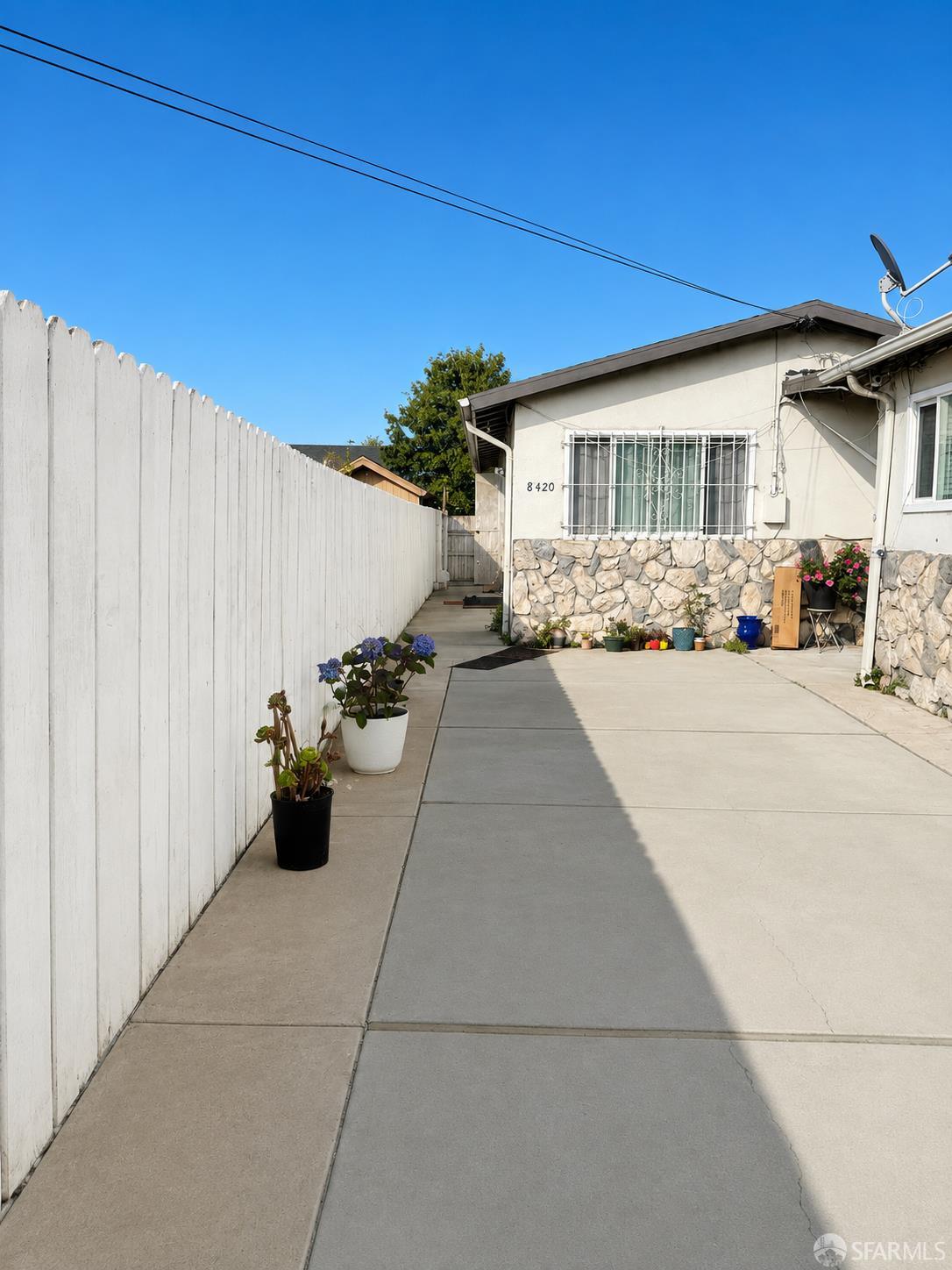 8422 B Street, Oakland CA 94621