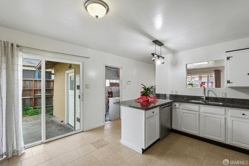 3421 Roosevelt Avenue