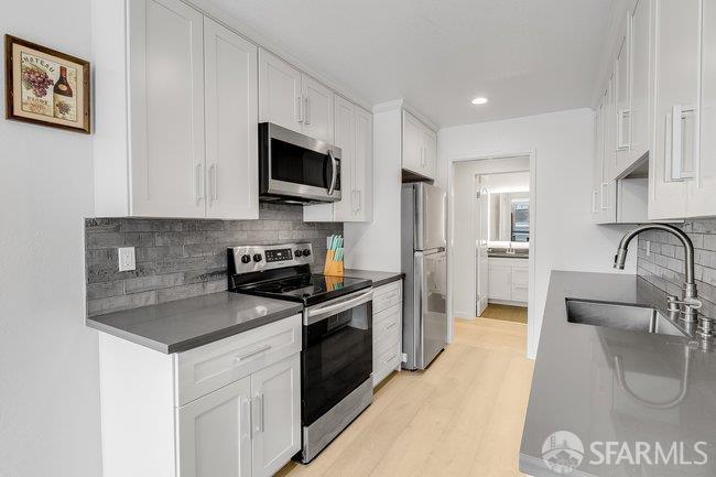 1000 Franklin Street 205