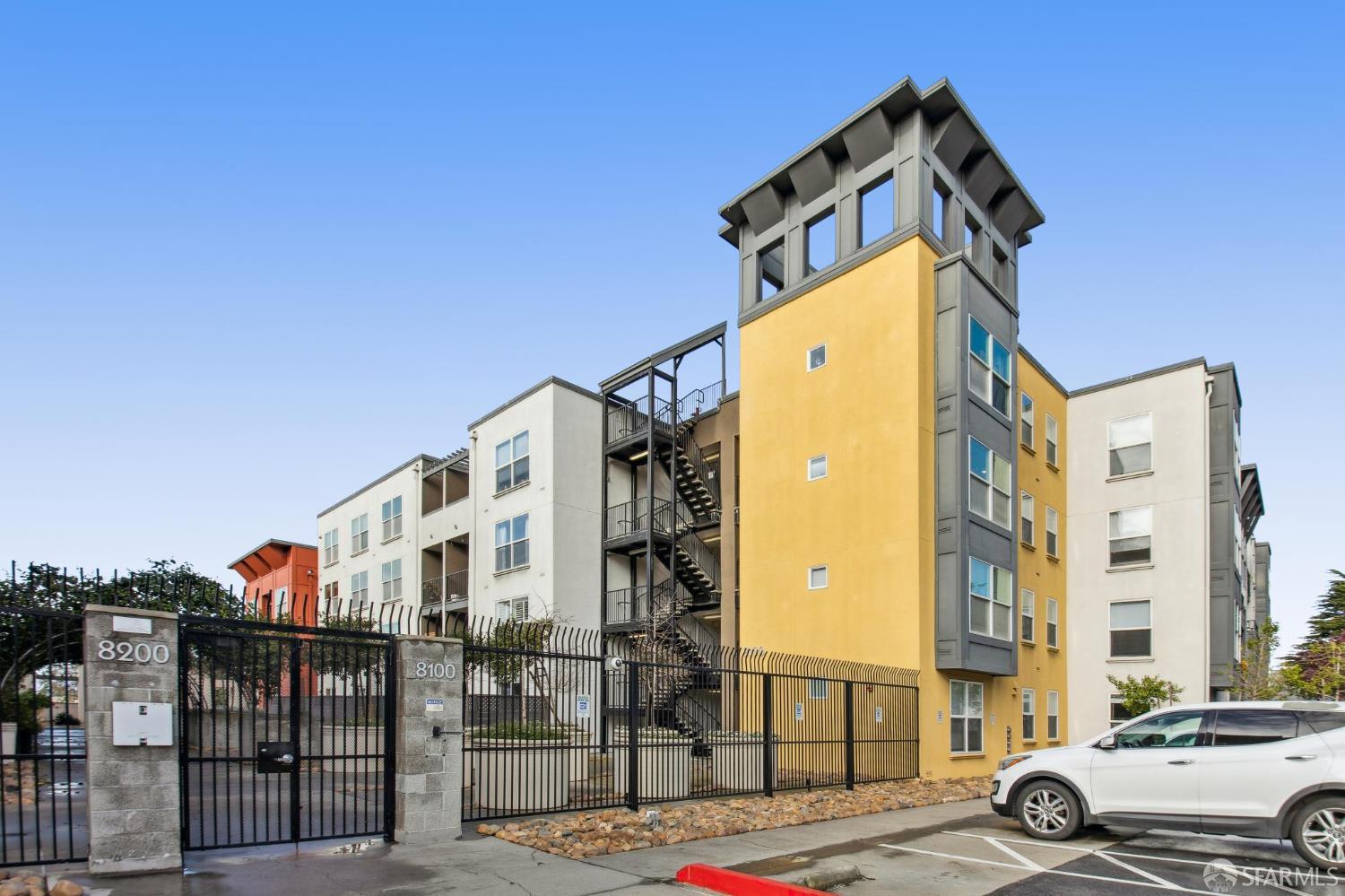 8100 Oceanview Terrace 209