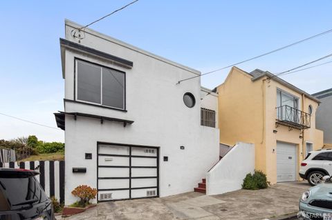 209 Bridgeview Drive, San Francisco, CA 94124 - #: 425035898