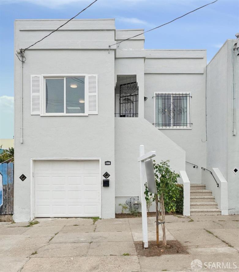 1320 Hawes Street