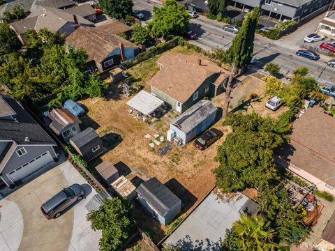 A home in East Palo Alto