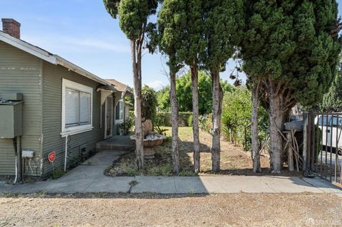 A home in East Palo Alto