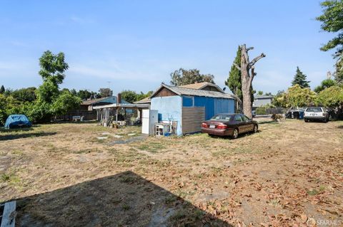 A home in East Palo Alto