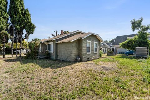 A home in East Palo Alto