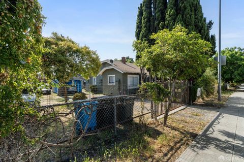 A home in East Palo Alto