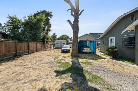 A home in East Palo Alto