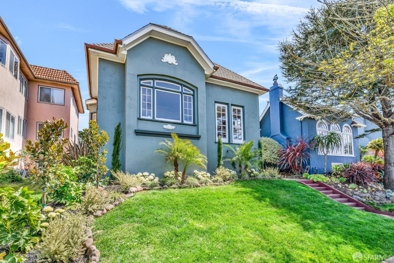 San Francisco, California 94127, United States, 3 Bedrooms Bedrooms, ,1 BathroomBathrooms,Residential,Pending,106369