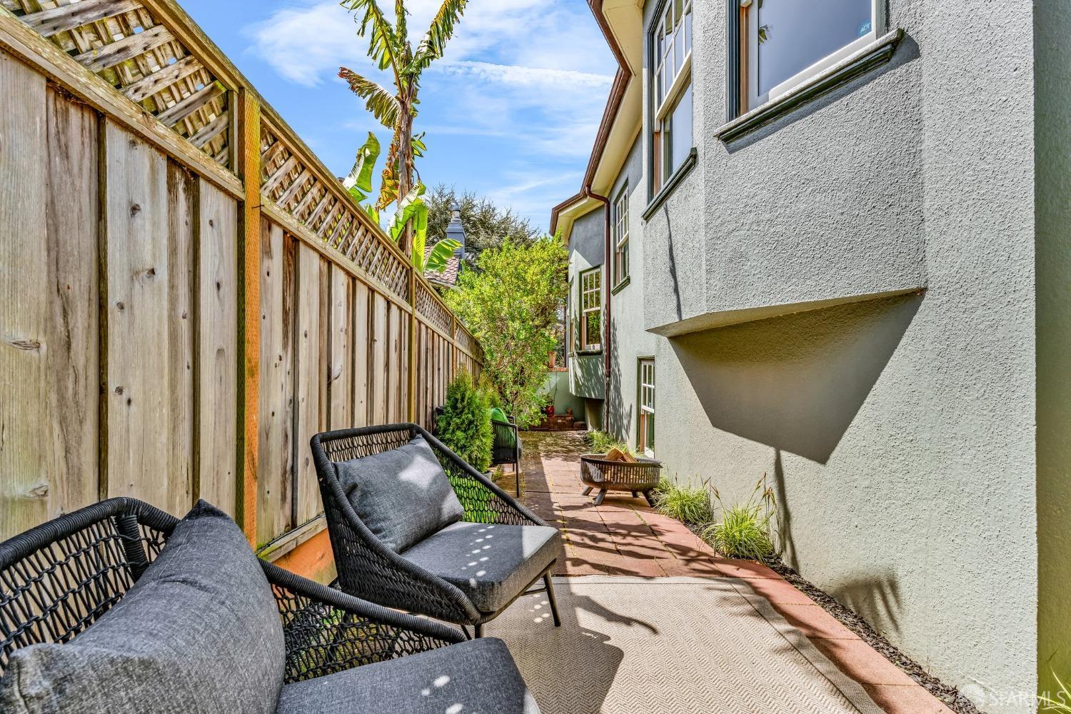 San Francisco, California 94127, United States, 3 Bedrooms Bedrooms, ,1 BathroomBathrooms,Residential,Pending,106369