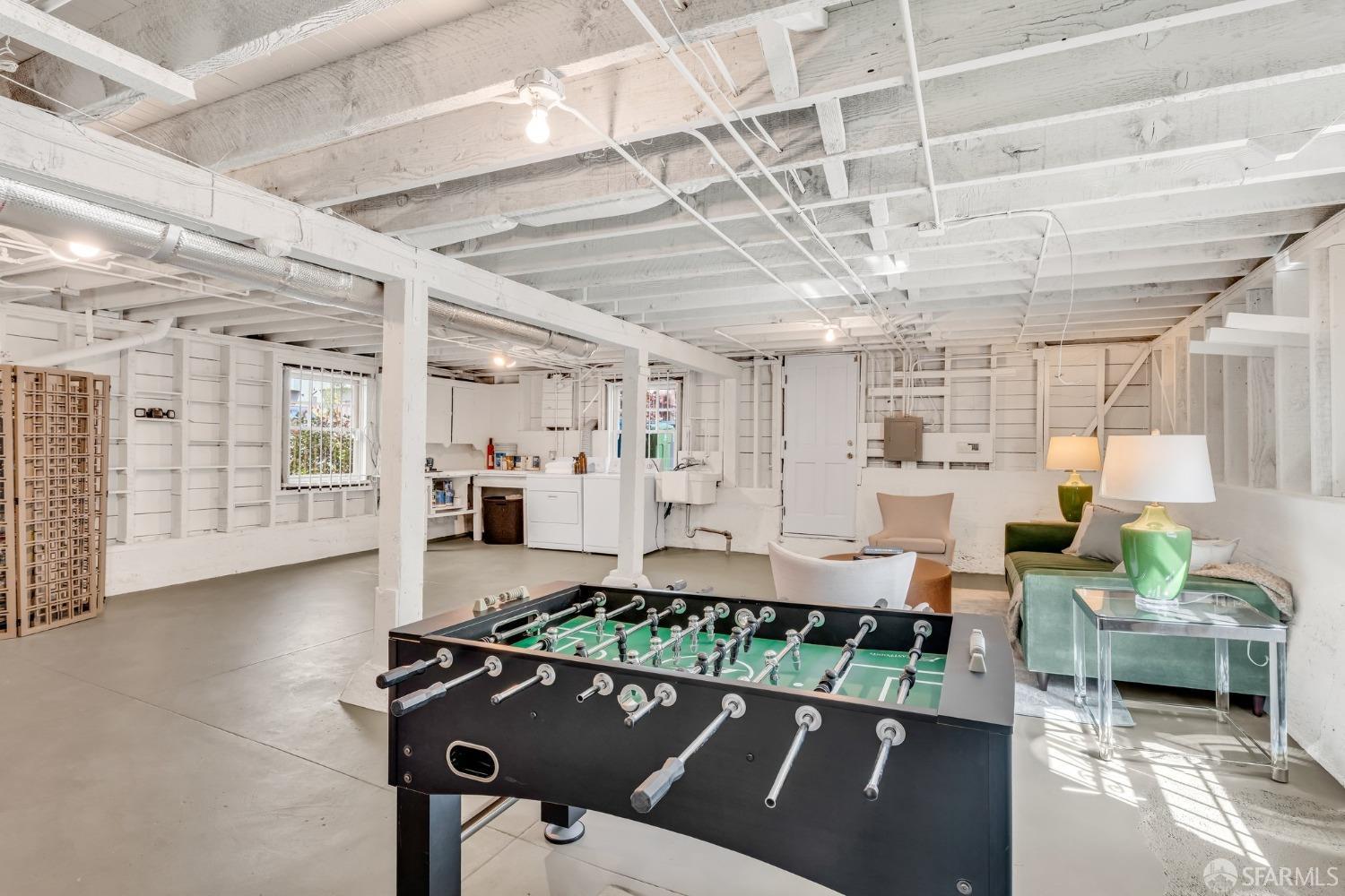 San Francisco, California 94127, United States, 3 Bedrooms Bedrooms, ,1 BathroomBathrooms,Residential,Pending,106369