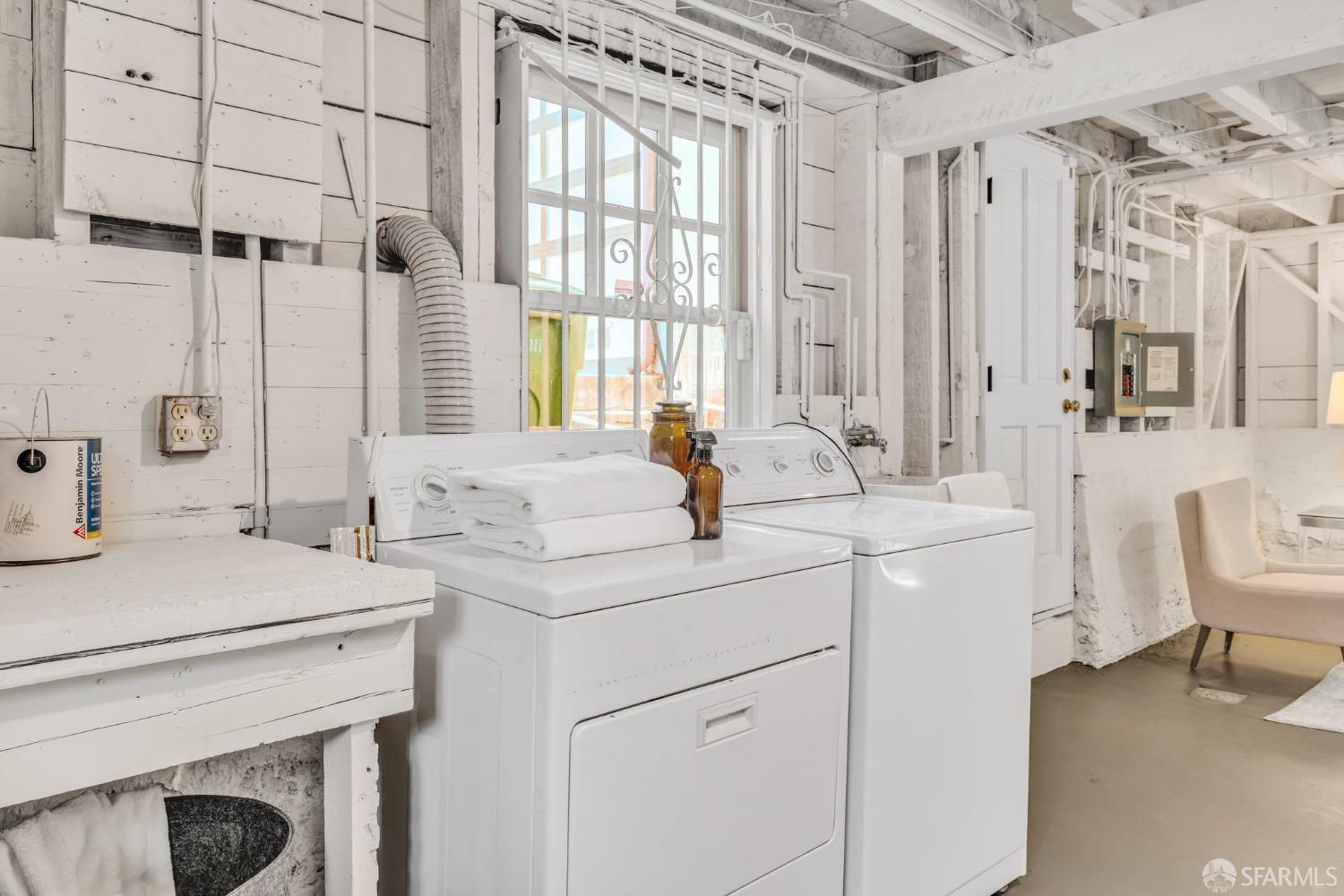 San Francisco, California 94127, United States, 3 Bedrooms Bedrooms, ,1 BathroomBathrooms,Residential,Pending,106369