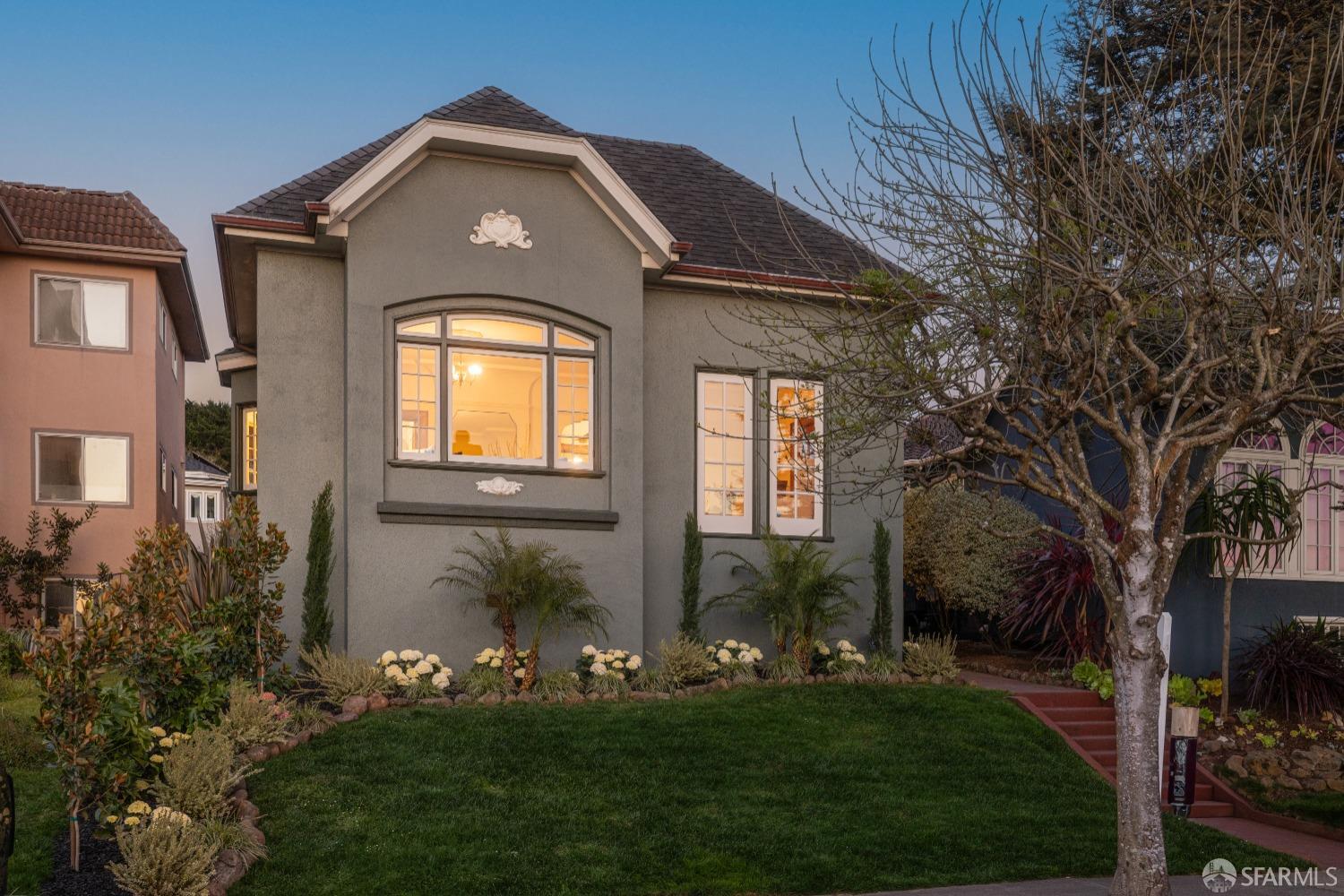 San Francisco, California 94127, United States, 3 Bedrooms Bedrooms, ,1 BathroomBathrooms,Residential,Pending,106369