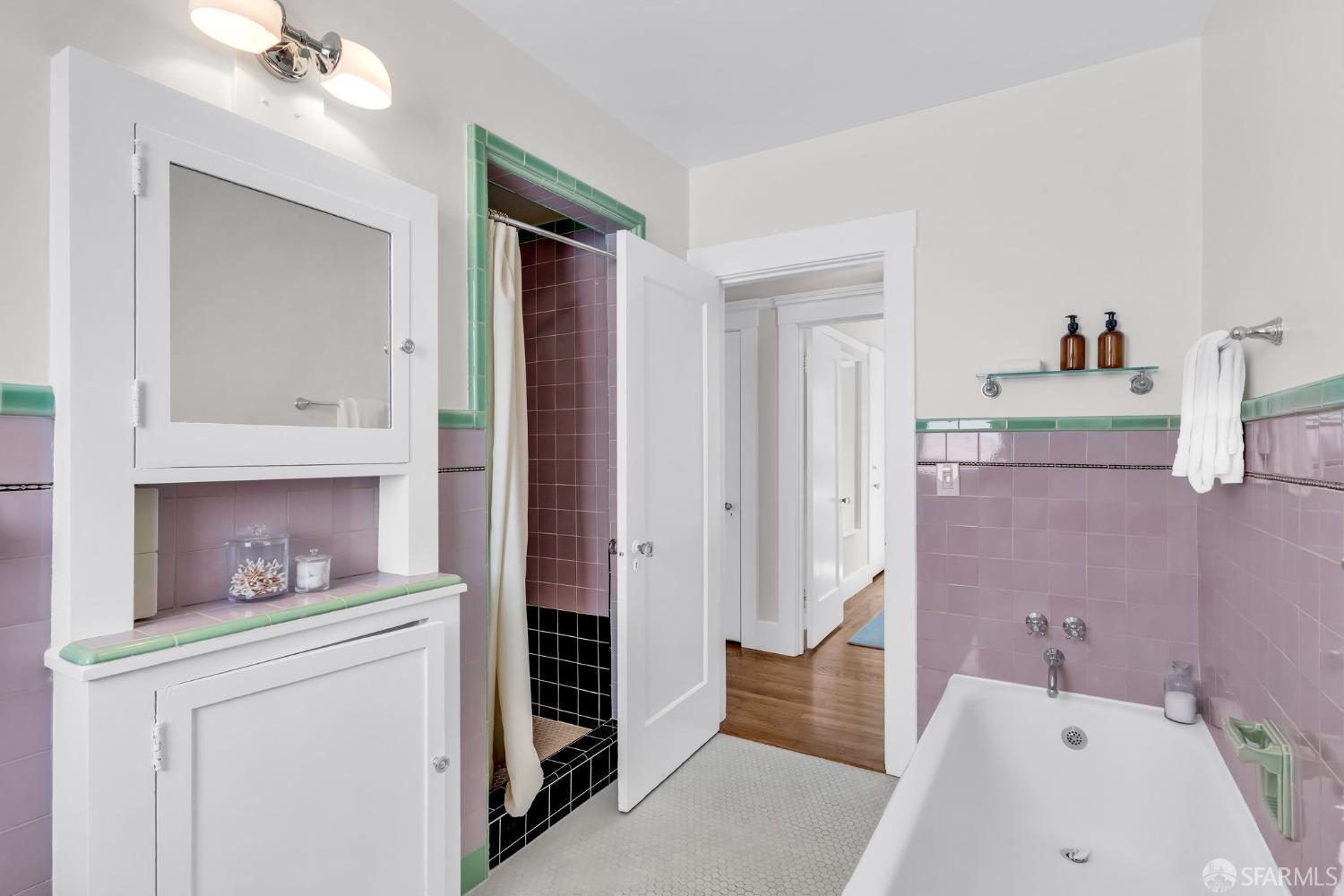 San Francisco, California 94127, United States, 3 Bedrooms Bedrooms, ,1 BathroomBathrooms,Residential,Pending,106369