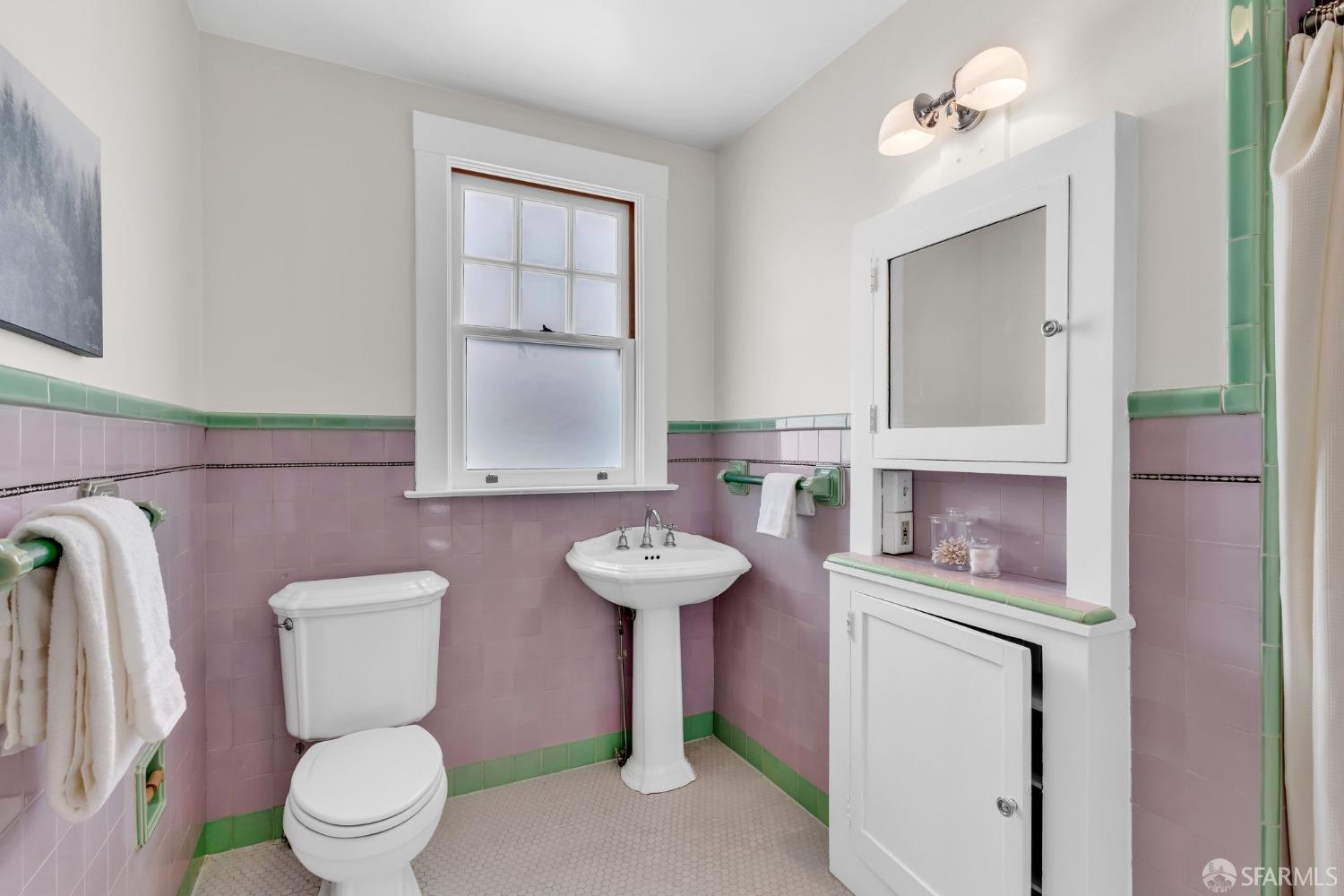 San Francisco, California 94127, United States, 3 Bedrooms Bedrooms, ,1 BathroomBathrooms,Residential,Pending,106369