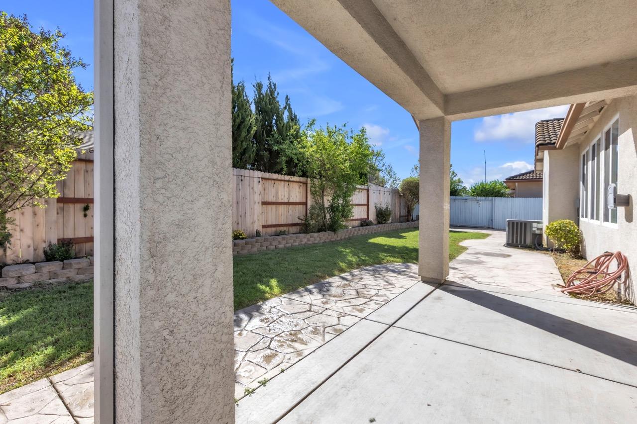 9524 Priscilla Ln