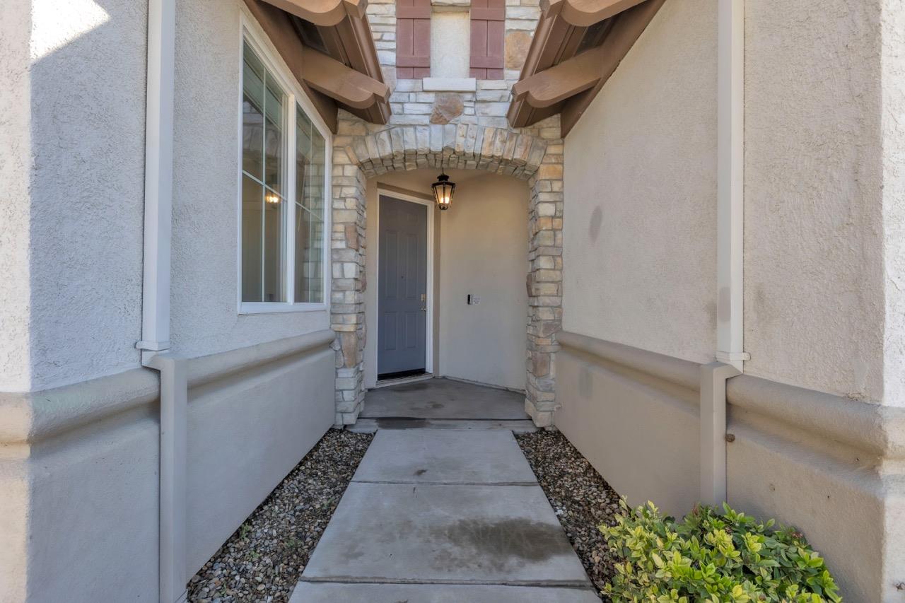 9524 Priscilla Ln
