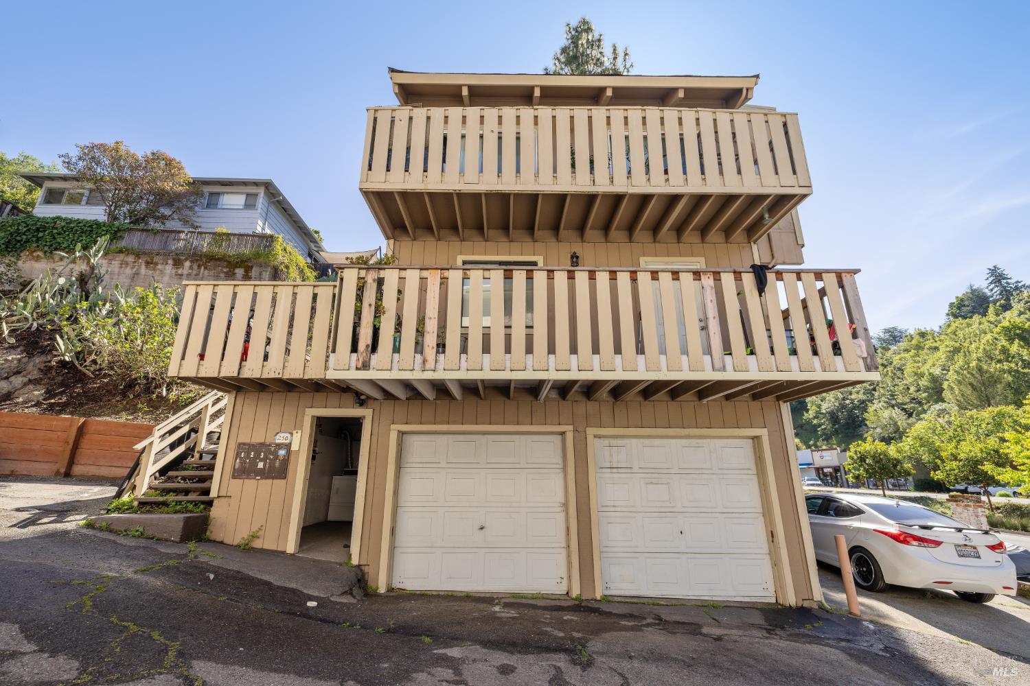 250 Red Hill Avenue