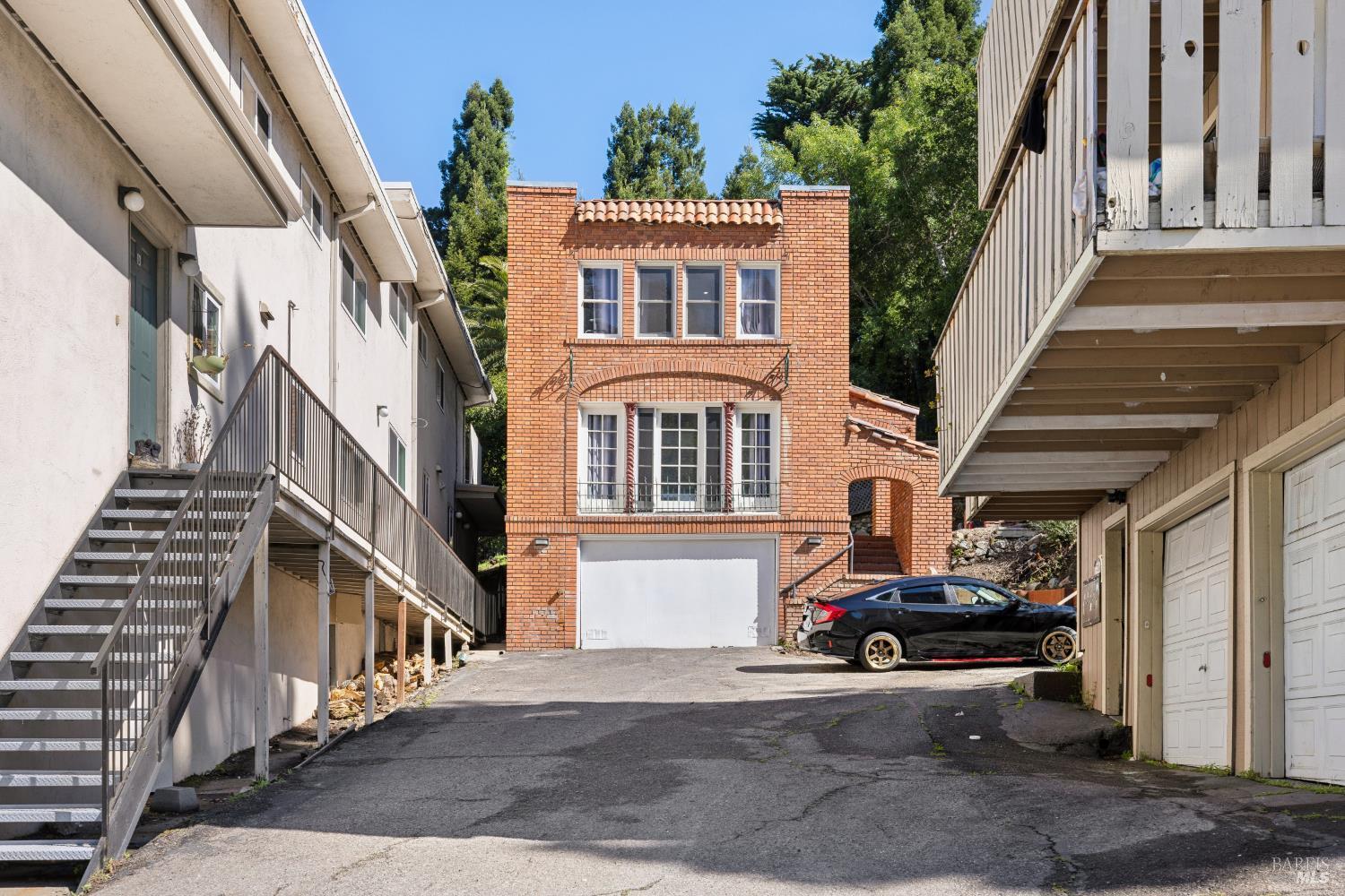250 Red Hill Avenue