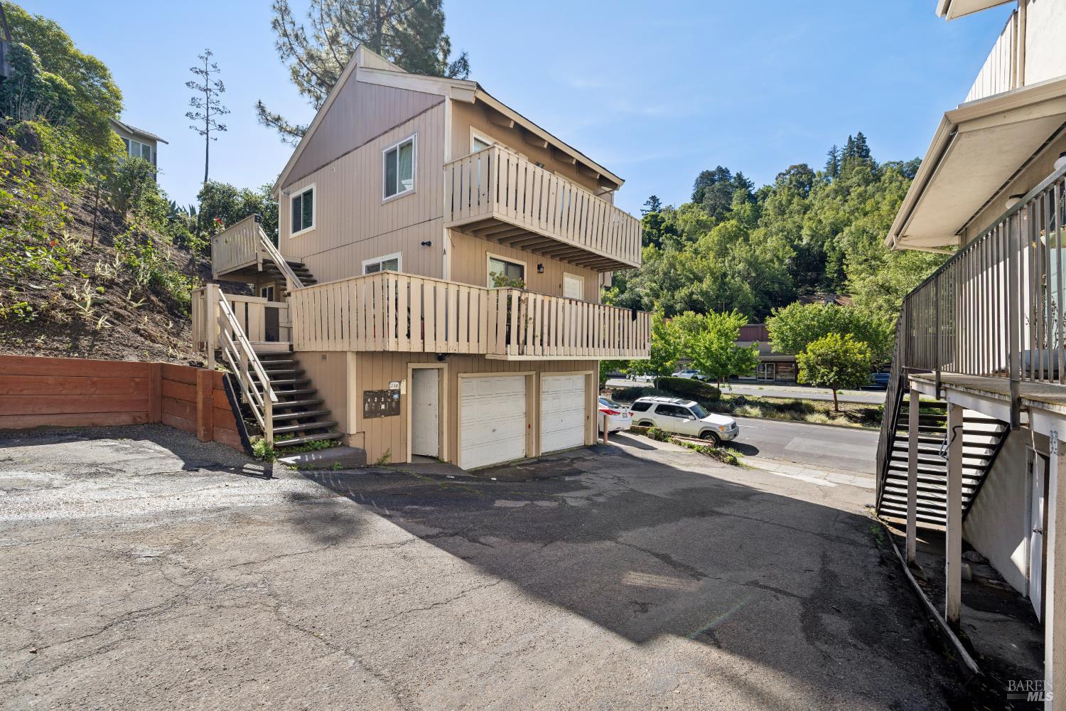 250 Red Hill Avenue