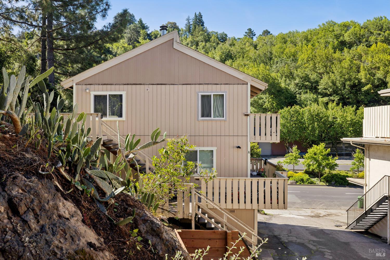 250 Red Hill Avenue