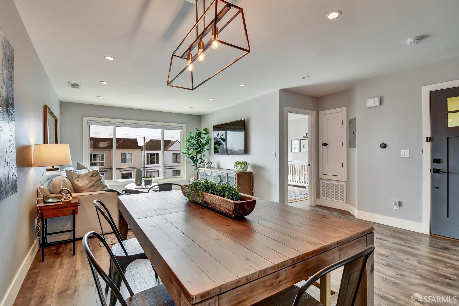 San Francisco, California 94122, United States, 4 Bedrooms Bedrooms, ,2 BathroomsBathrooms,Residential,Active,102967