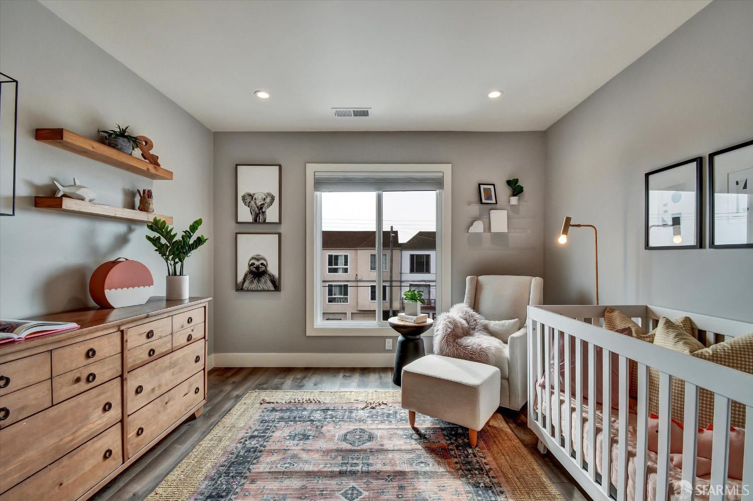 San Francisco, California 94122, United States, 4 Bedrooms Bedrooms, ,2 BathroomsBathrooms,Residential,Active,102967