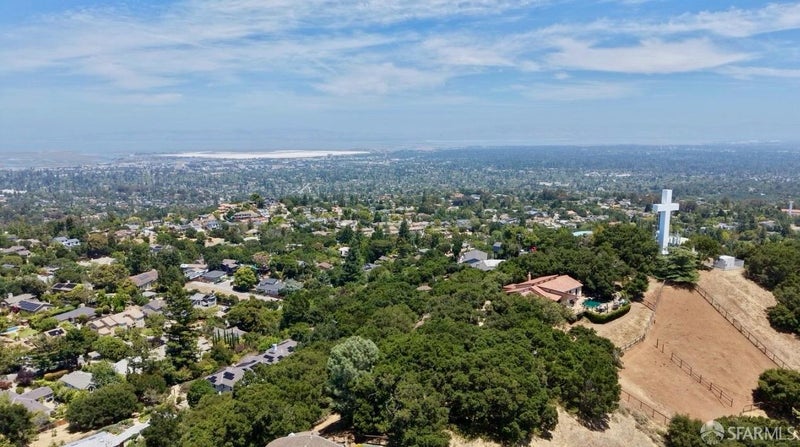 577 California Way
