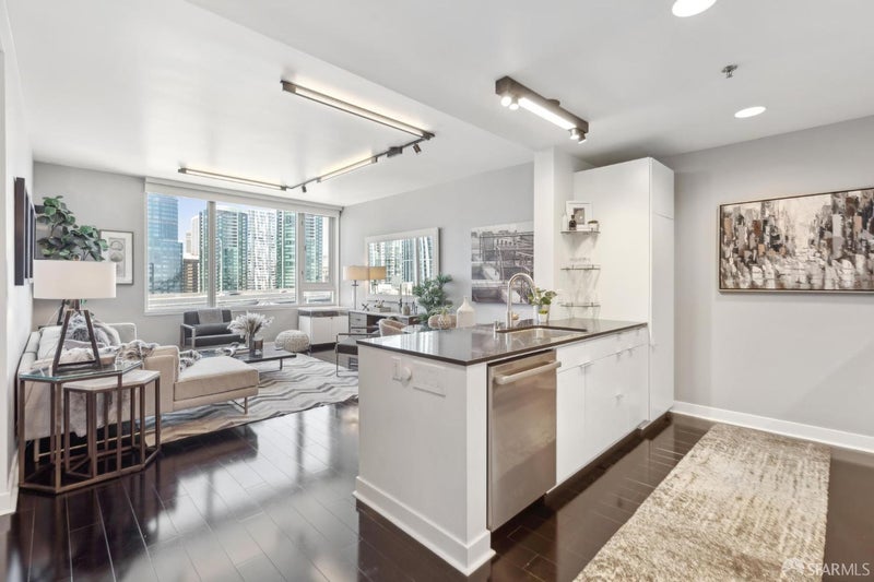 501 Beale Street 18E