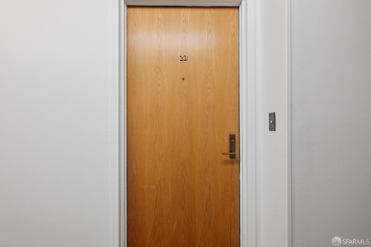 101 Lombard Street 23W