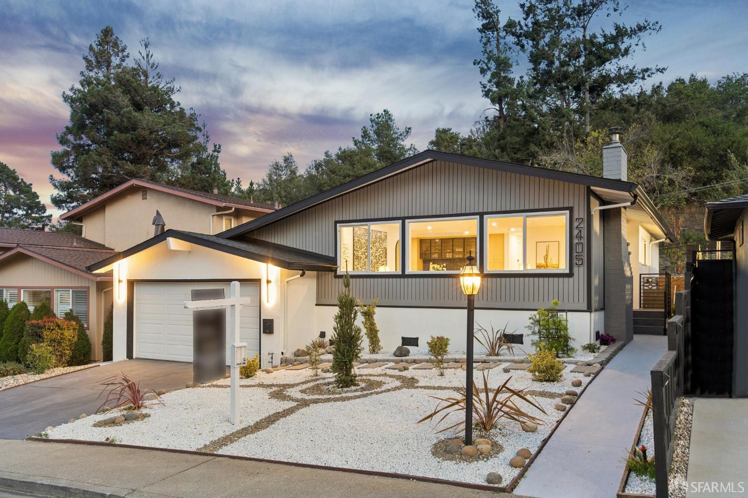 2405 Whitman Way