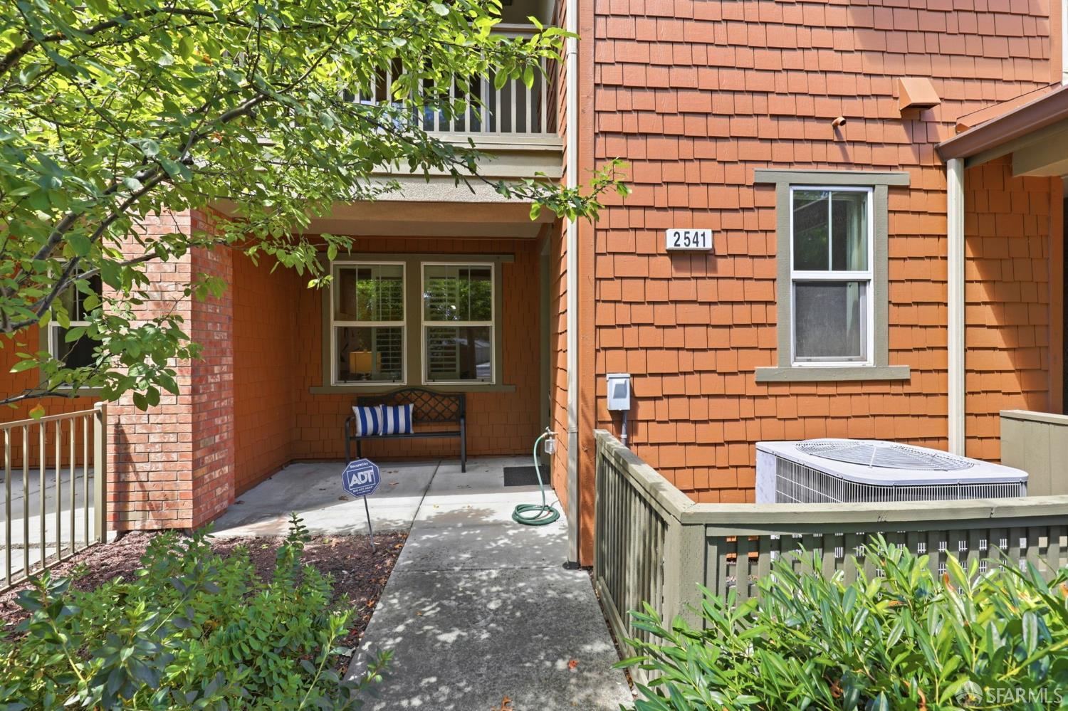 2541 Oak Road