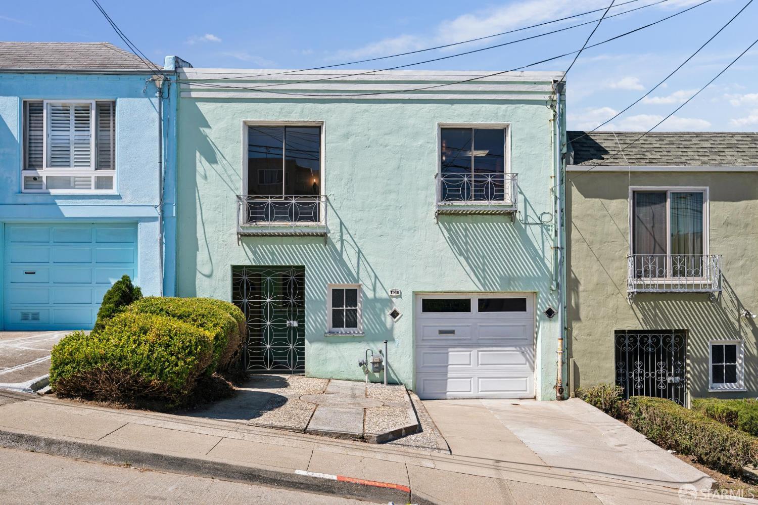 631 Head Street