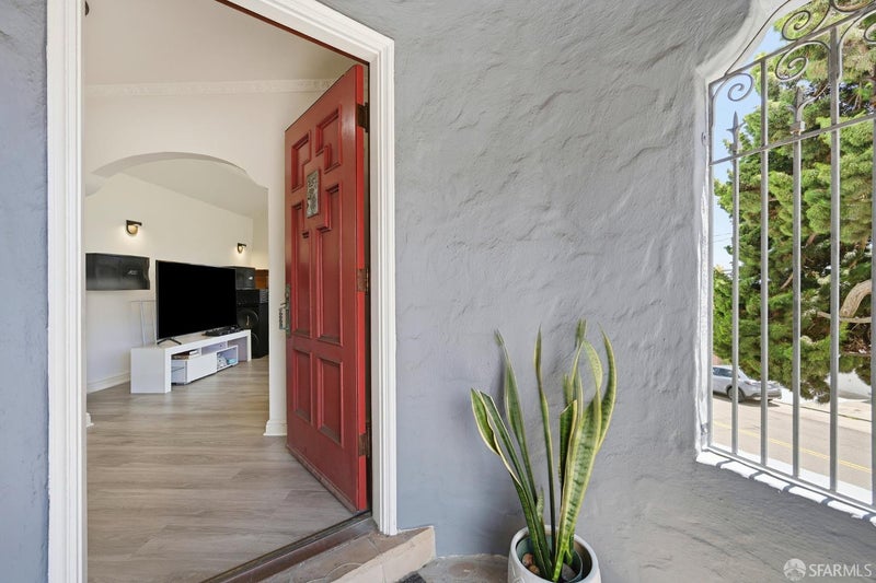 1133 Silver Avenue