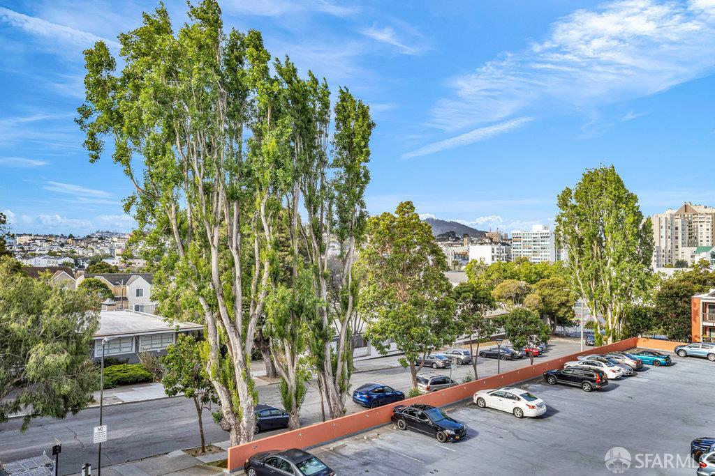 San Francisco, California 94115, United States, 2 Bedrooms Bedrooms, ,1 BathroomBathrooms,Residential,Active,141749