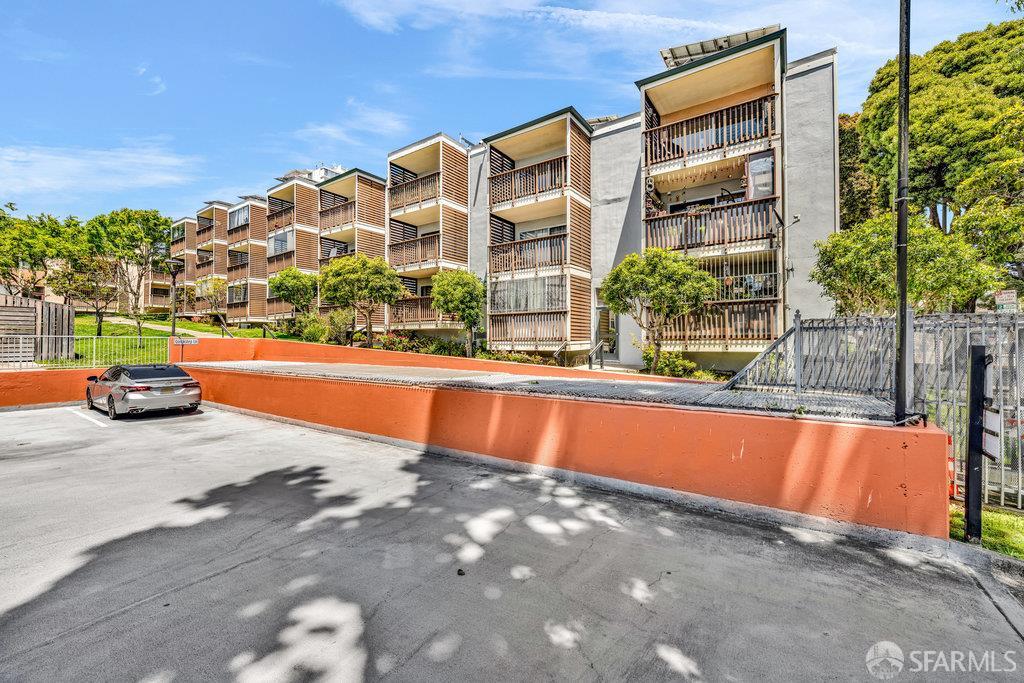 San Francisco, California 94115, United States, 2 Bedrooms Bedrooms, ,1 BathroomBathrooms,Residential,Active,141749