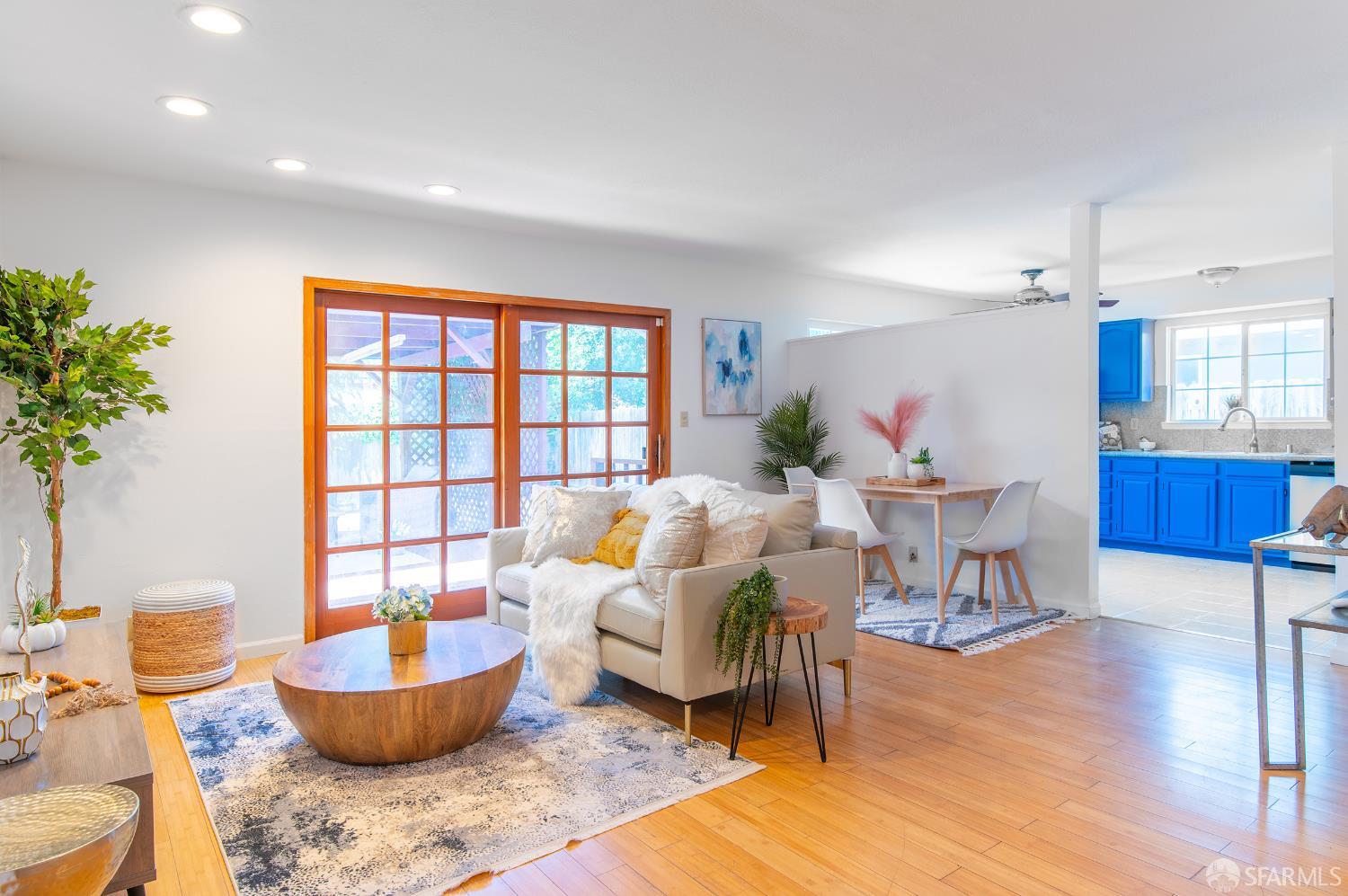 3453 Thunderbird Drive