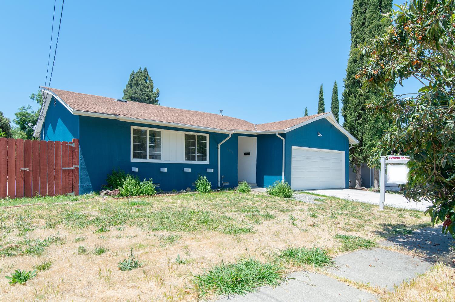 3453 Thunderbird Drive