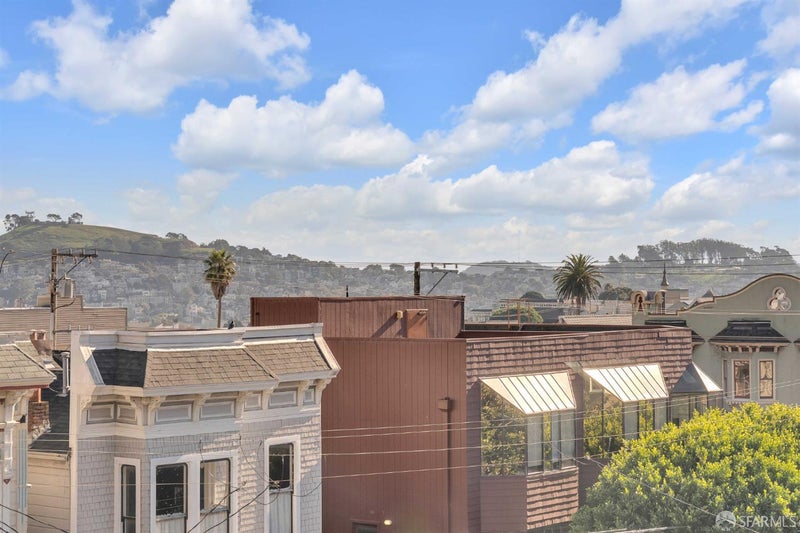 1060 Noe Street 1064