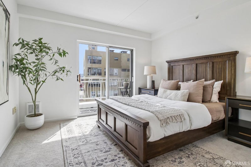 140 South Van Ness Avenue 724