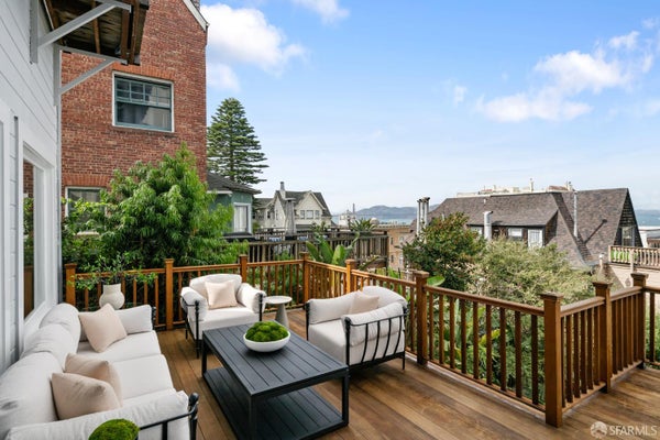 2186 VALLEJO ST APT 1, SAN FRANCISCO, CA 94123 - Image 54de57df53001d7f1441f91b7911cc52/3691851746