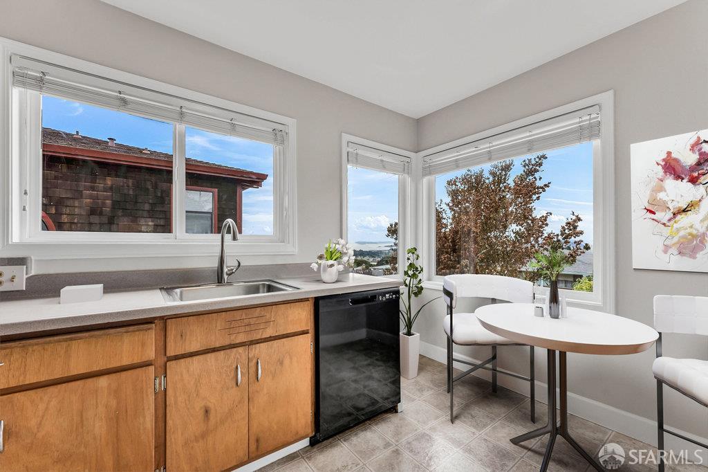 El Cerrito, California 94530, United States, 2 Bedrooms Bedrooms, ,1 BathroomBathrooms,Residential,Active,237082